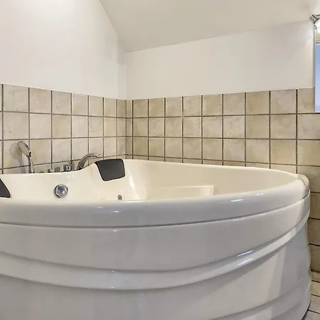 6 Person Holiday In V Ggerl Se 펜션 Bøtø By